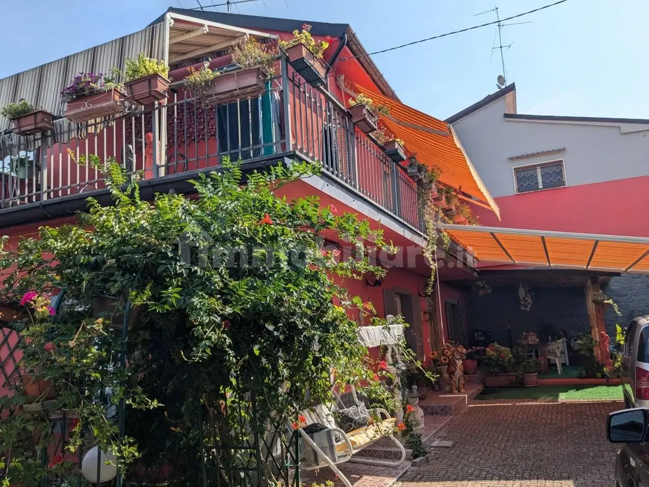 Villa in vendita a Montecalvo Versiggia