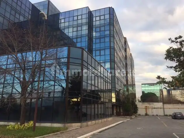 Palazzo - Edificio in vendita a Roma