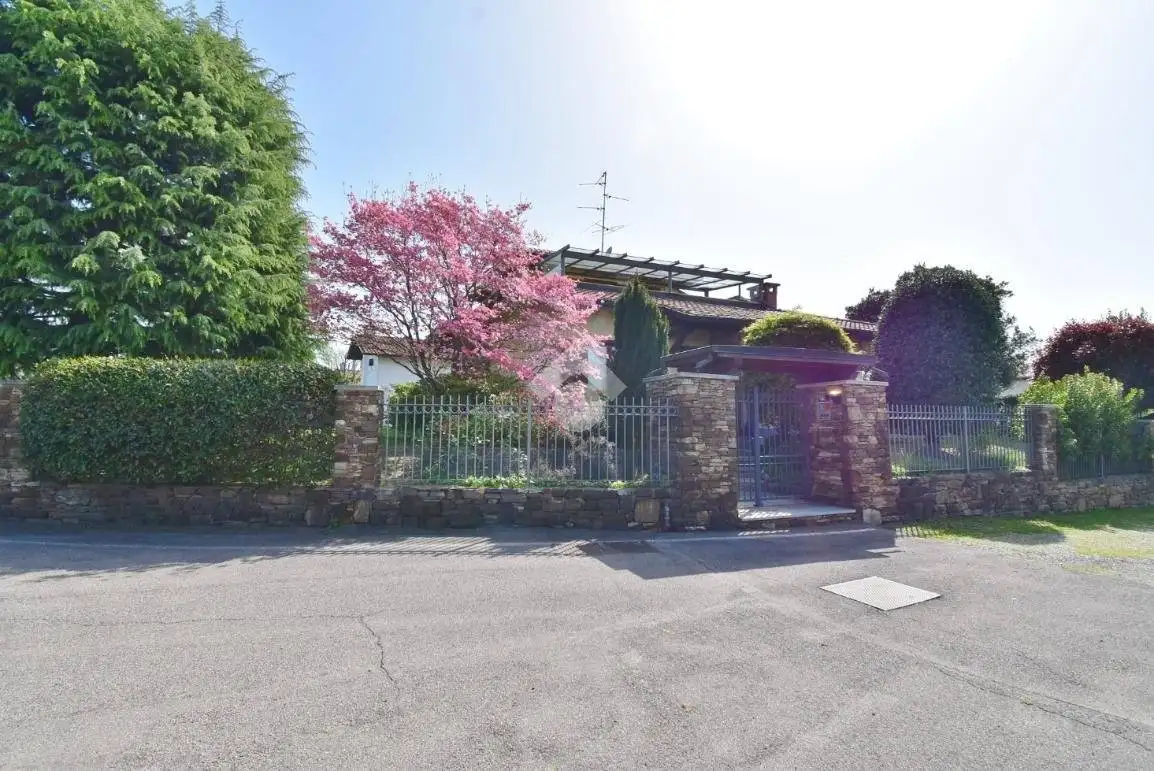 Villa in vendita a Lurago Marinone
