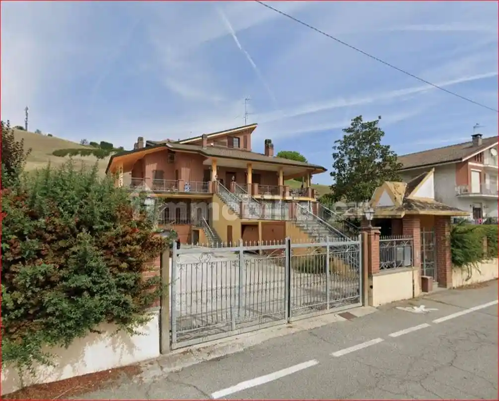 Villa in vendita a Castagnole delle Lanze