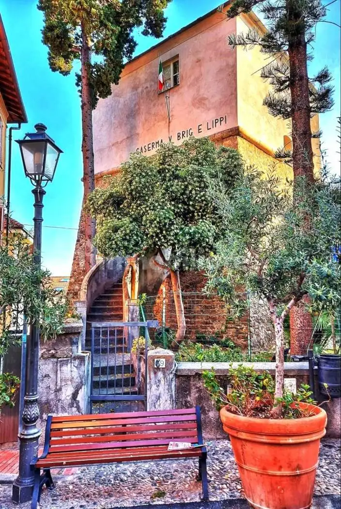 Casa indipendente in affitto a Ospedaletti