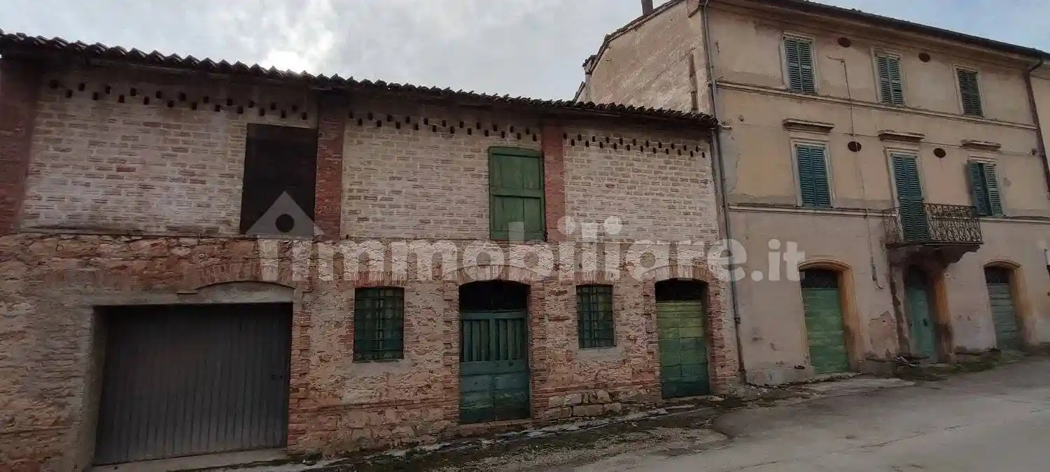 Rustico - Casale in vendita a Fabriano