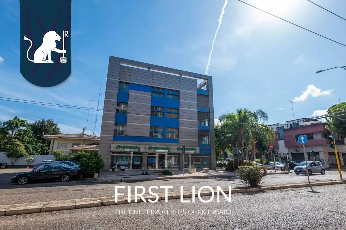 Palazzo - Edificio in affitto a Lecce