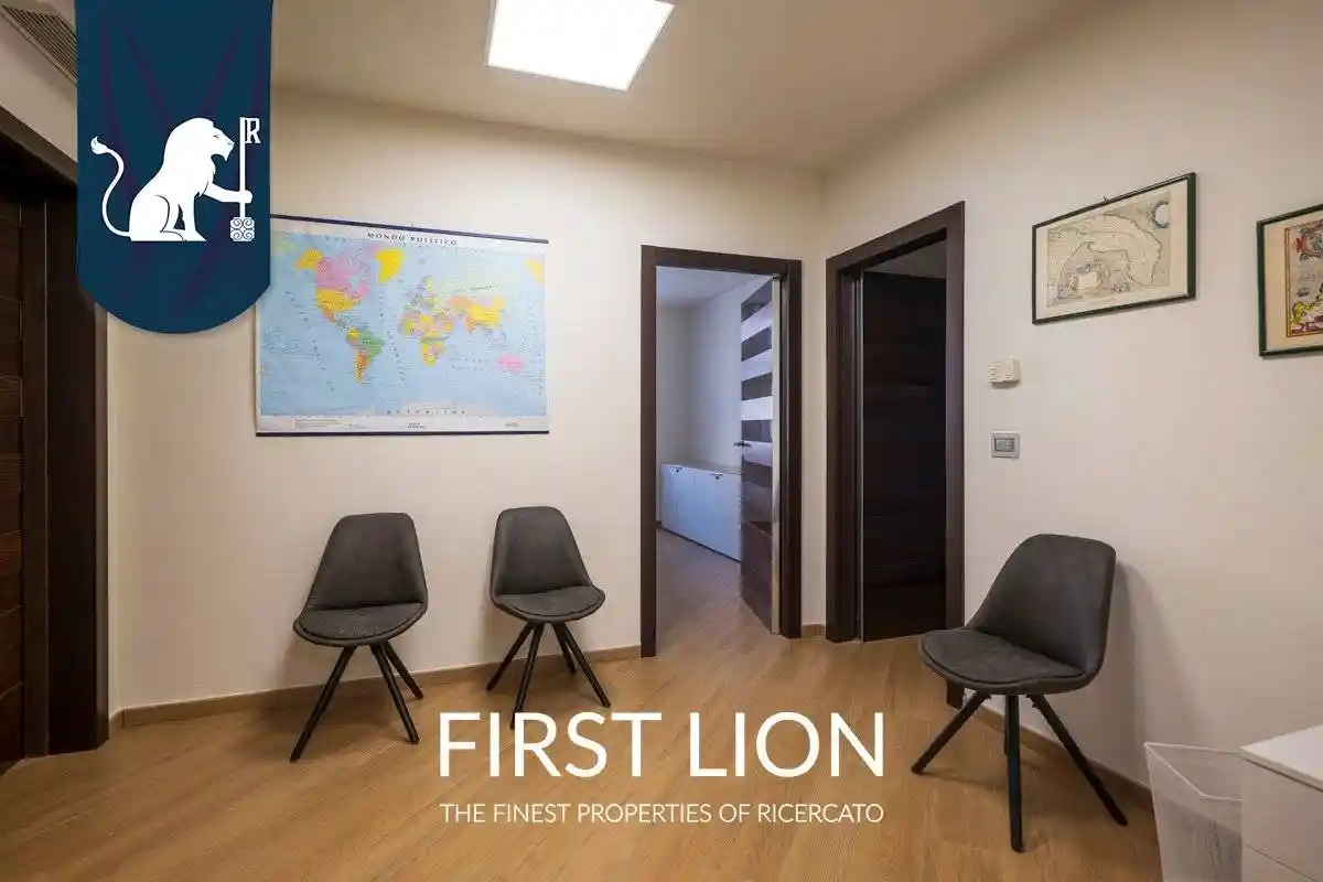 Palazzo - Edificio in Affitto - foto 3