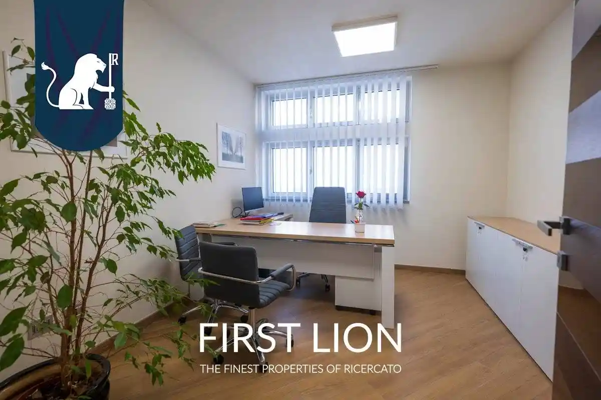 Palazzo - Edificio in Affitto - foto 5