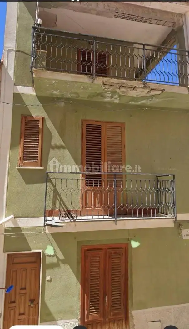 Palazzo - Edificio in vendita a Montemaggiore Belsito