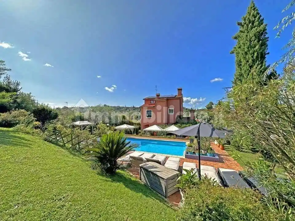 Villa in vendita a Sarzana