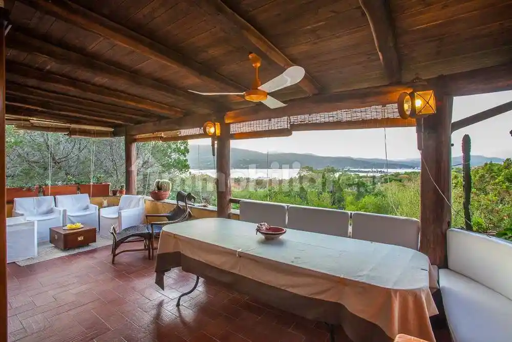 Villa in vendita a Olbia