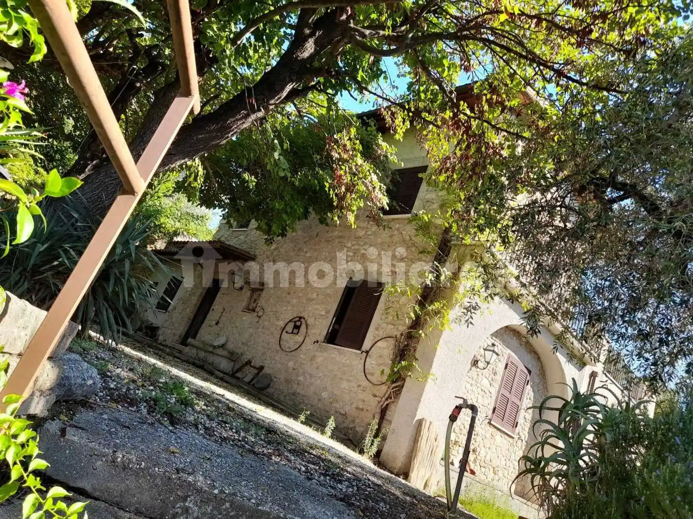 Rustico - Casale in vendita a Montelibretti