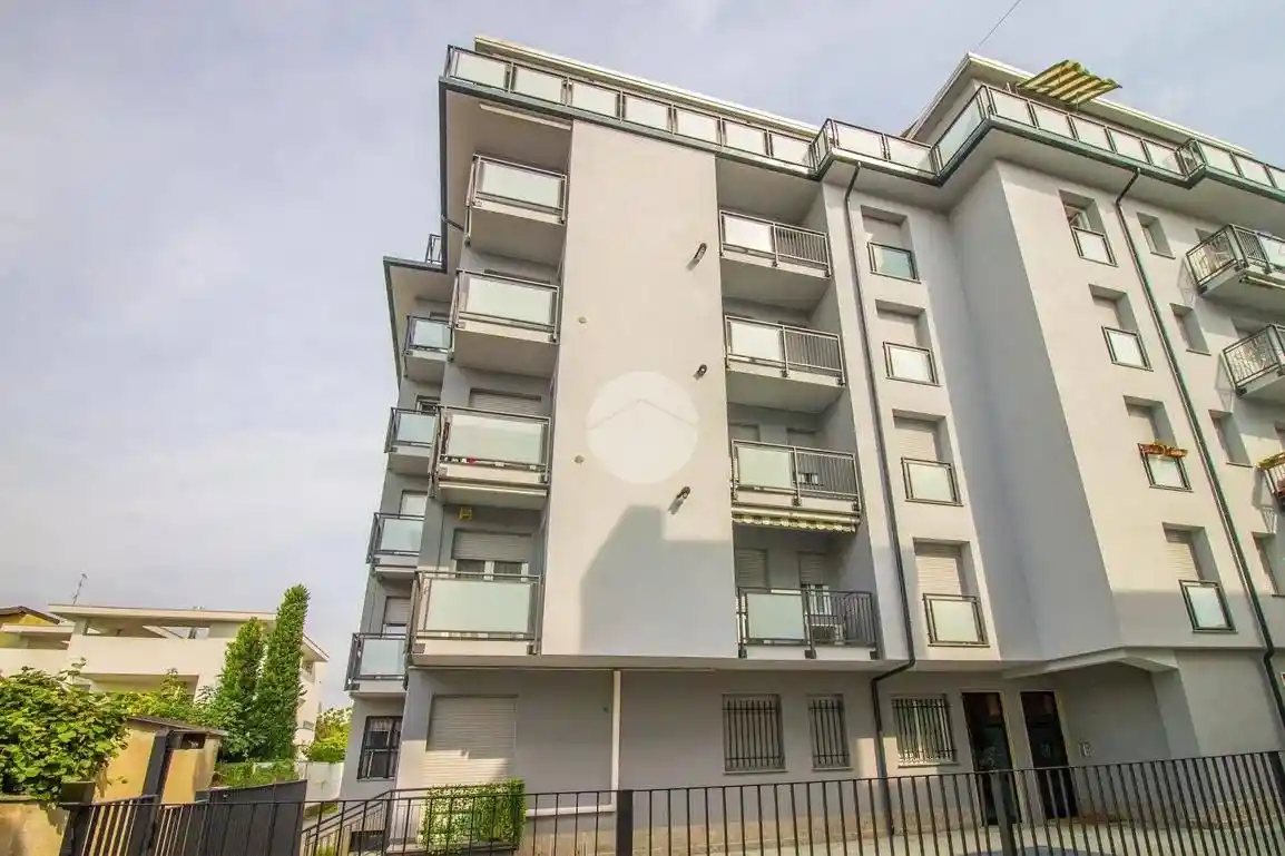 Appartamento in vendita a Garbagnate Milanese