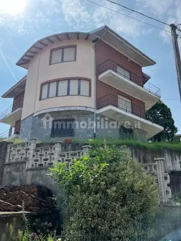 Villa in vendita a Azzano d'Asti