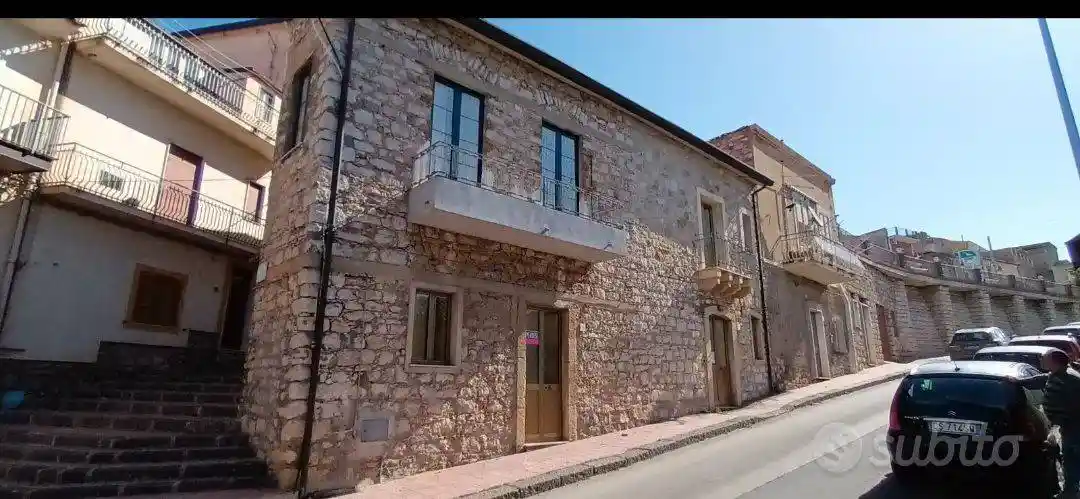 Casa indipendente in vendita a Castel di Iudica