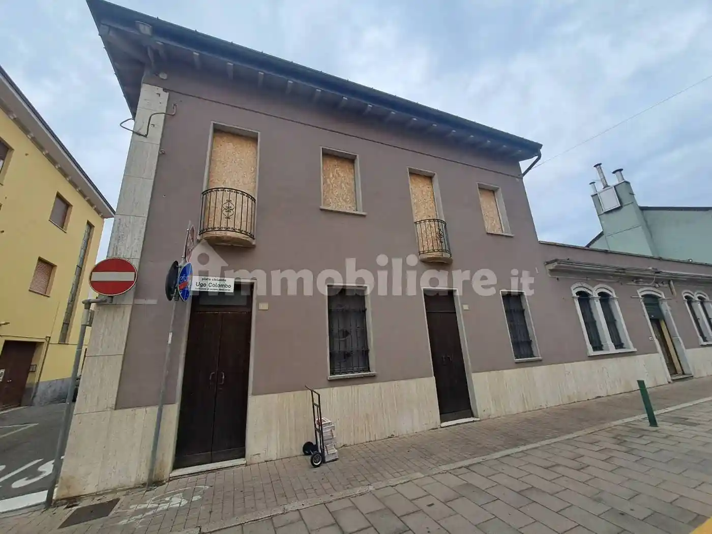 Palazzo - Edificio in vendita a San Giorgio Su Legnano