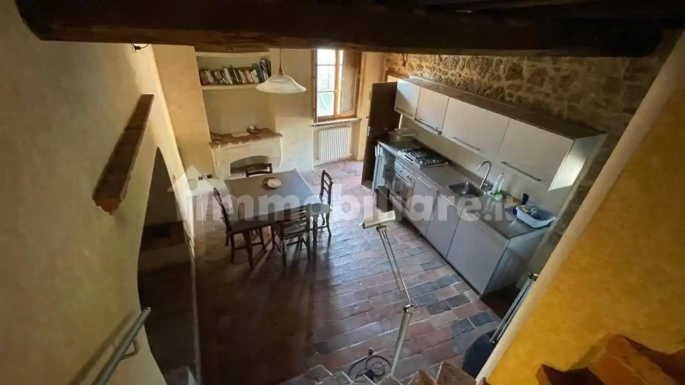 Palazzo - Edificio in vendita a Asciano