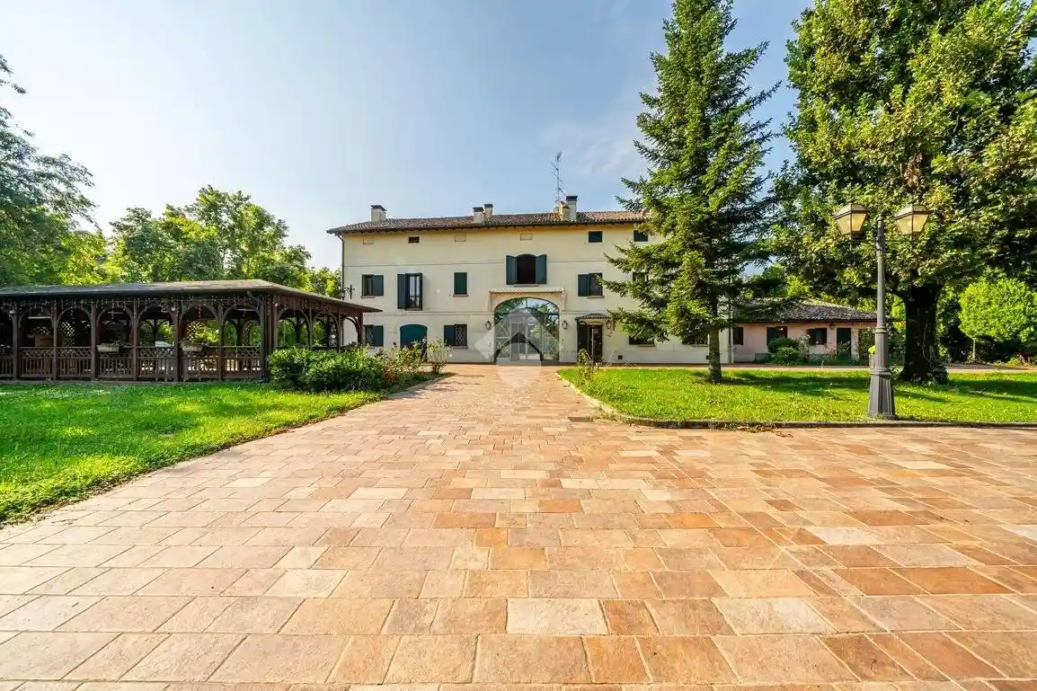 Casa indipendente in vendita a Correggio
