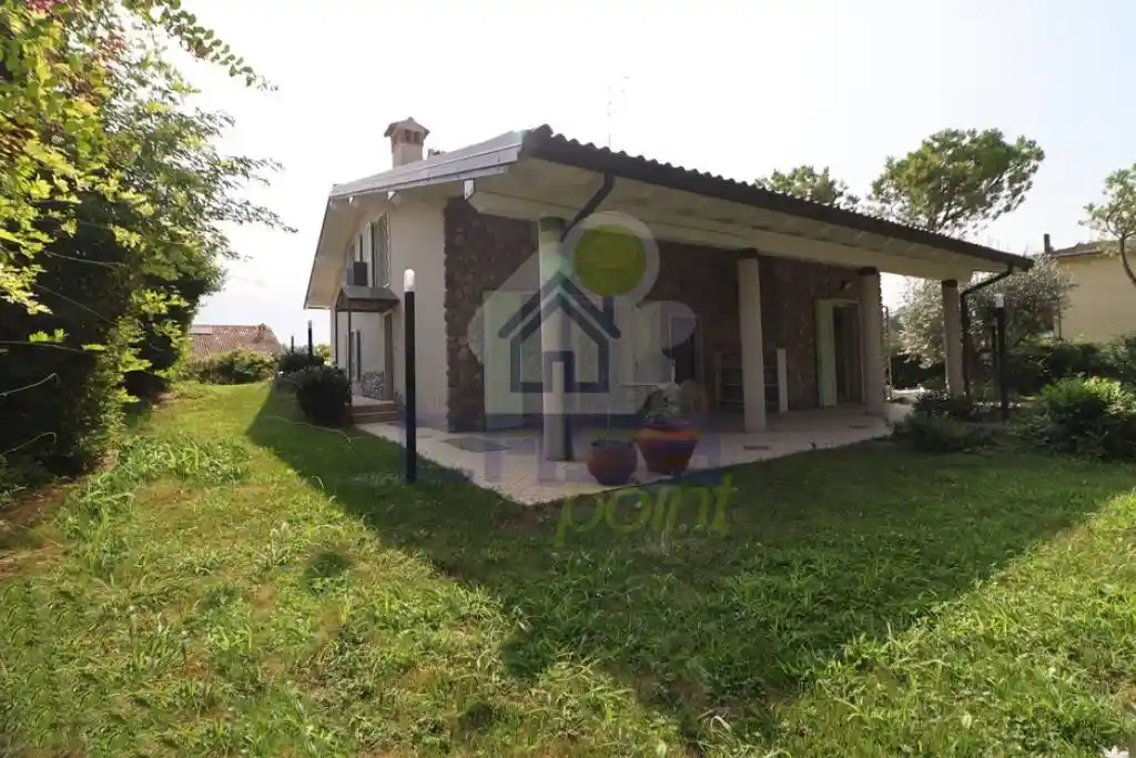 Villa in vendita a Desenzano del Garda