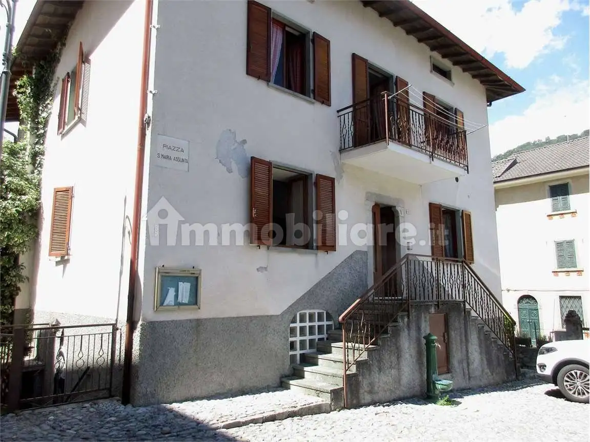 Villa in vendita a Locatello