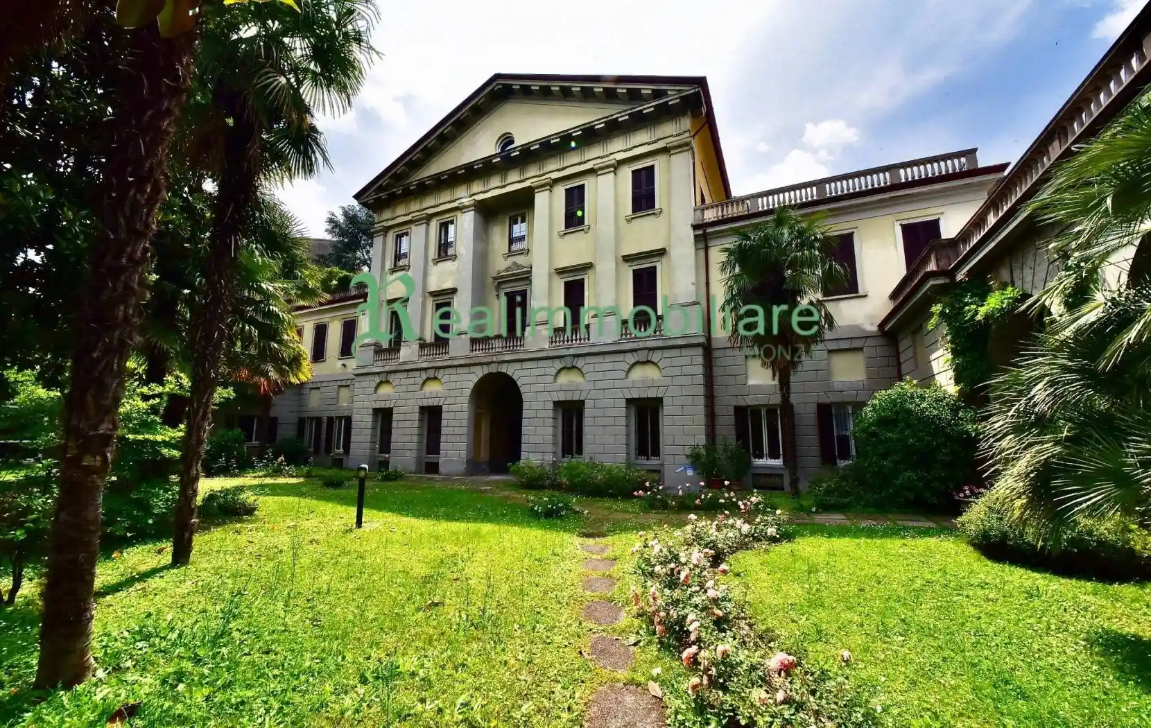 Appartamento in vendita a Monza