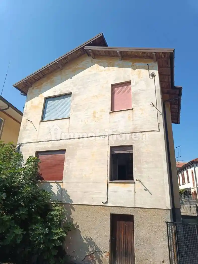 Appartamento in vendita a Besozzo