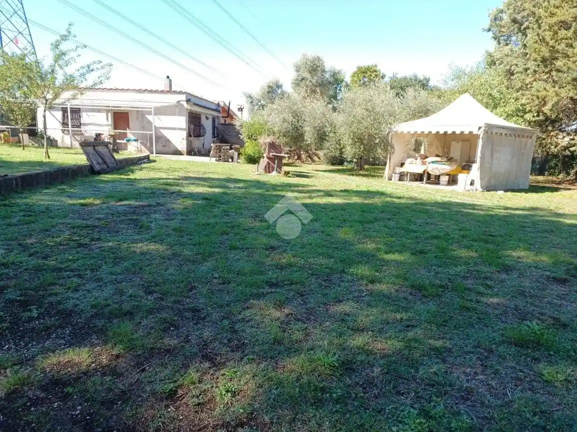 Rustico - Casale in vendita a Nepi