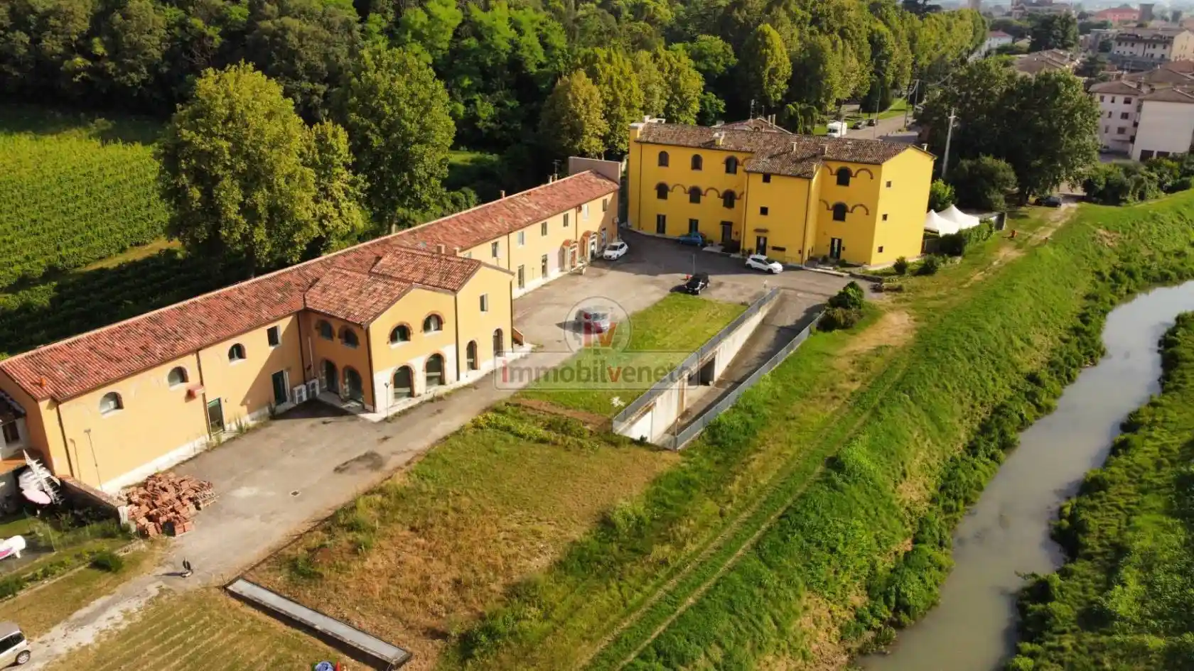 Palazzo - Edificio in vendita a Lonigo