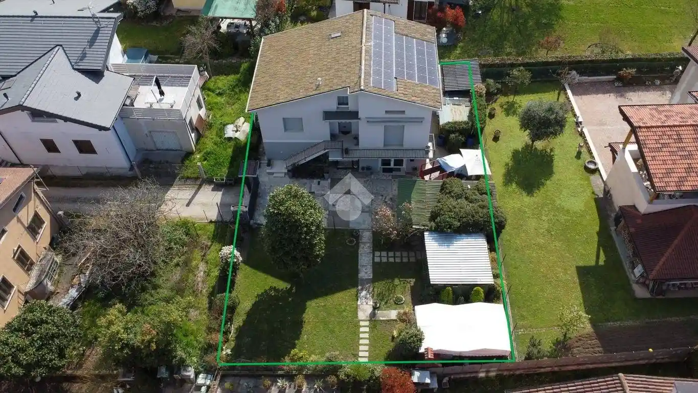 Villa in vendita a Nave