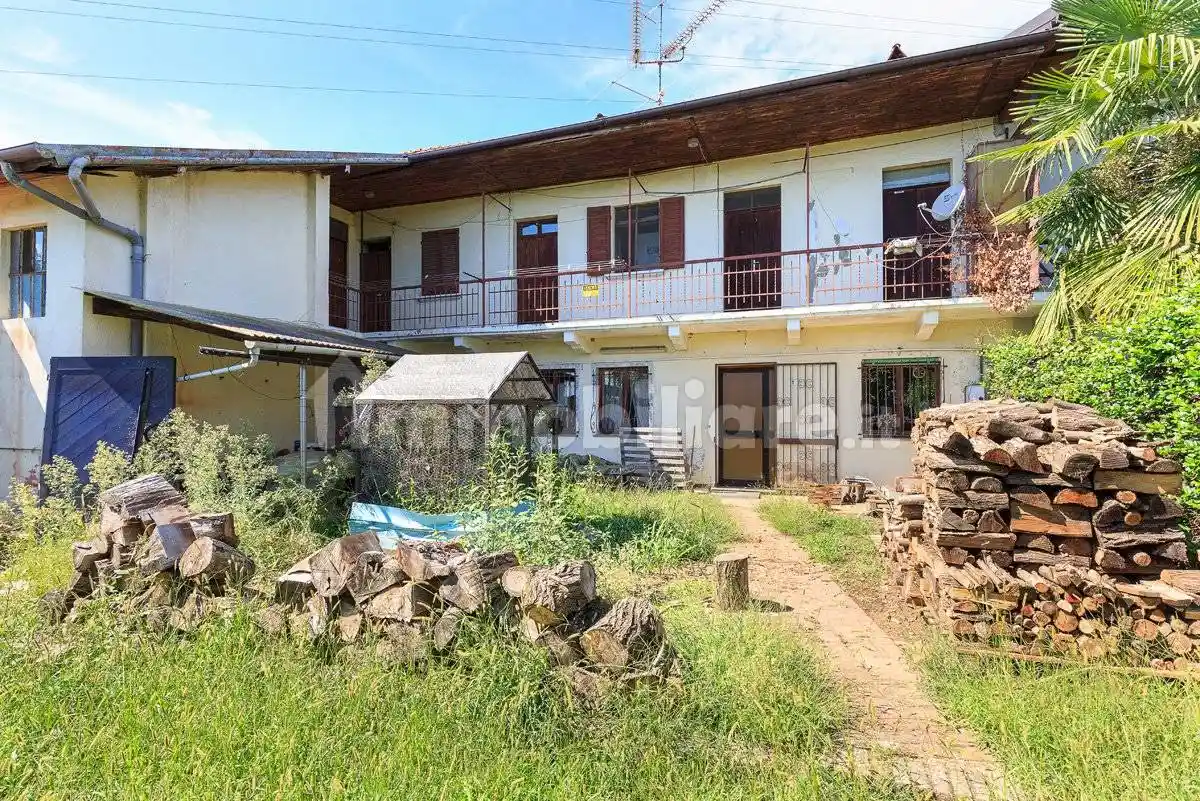 Rustico - Casale in vendita a Nebbiuno