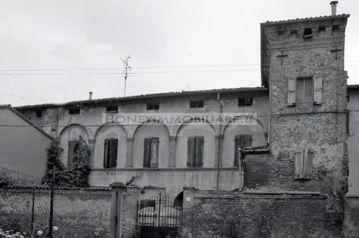 Palazzo - Edificio in vendita a Fidenza