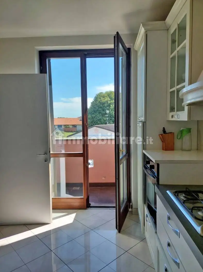 Quadrilocale via Pietro Calvi, Centro, Brugherio - foto 4