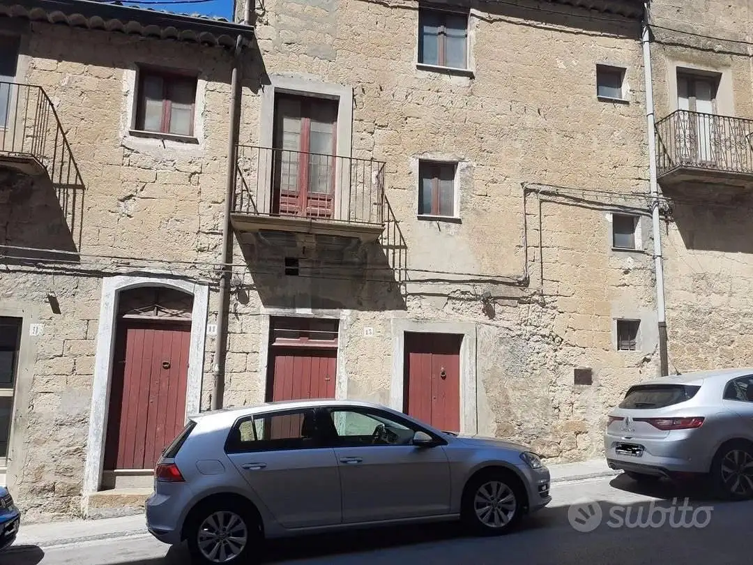 Palazzo - Edificio in vendita a Calascibetta