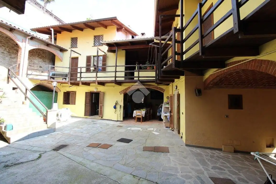 Casa indipendente in vendita a Magnano