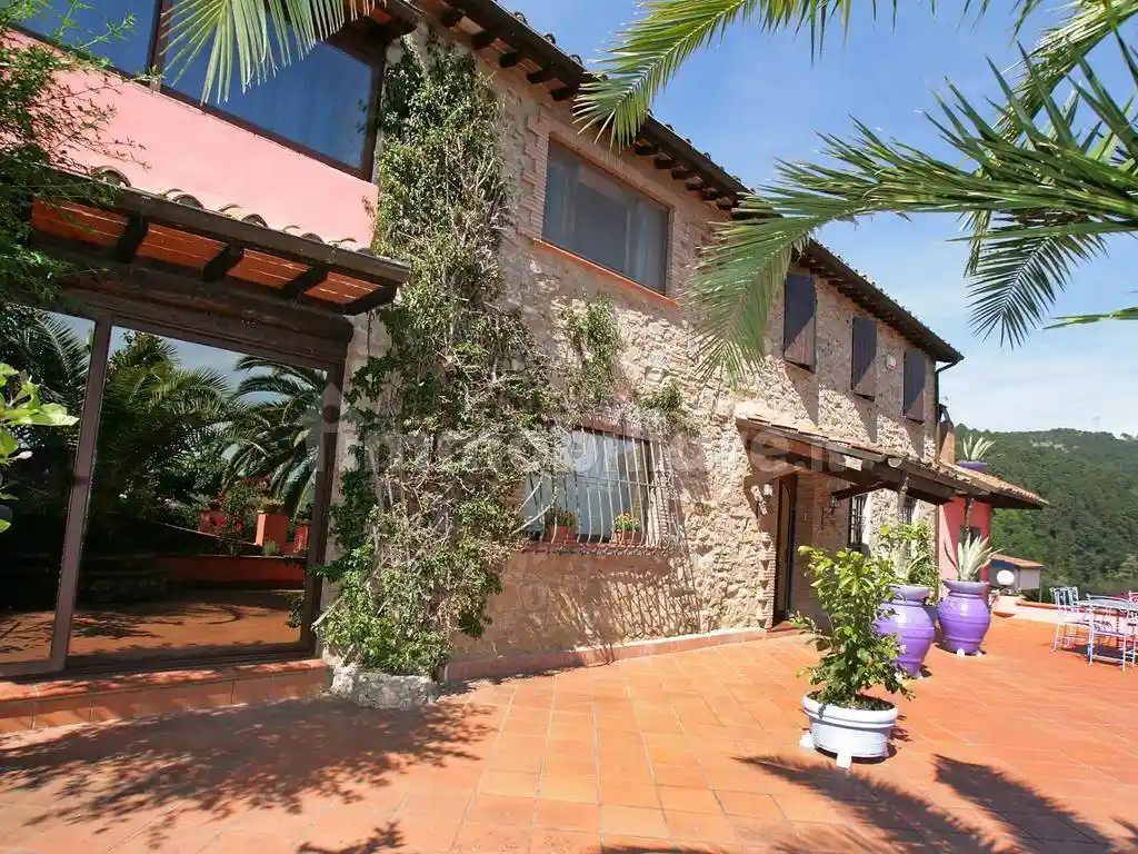 Villa in vendita a Massarosa