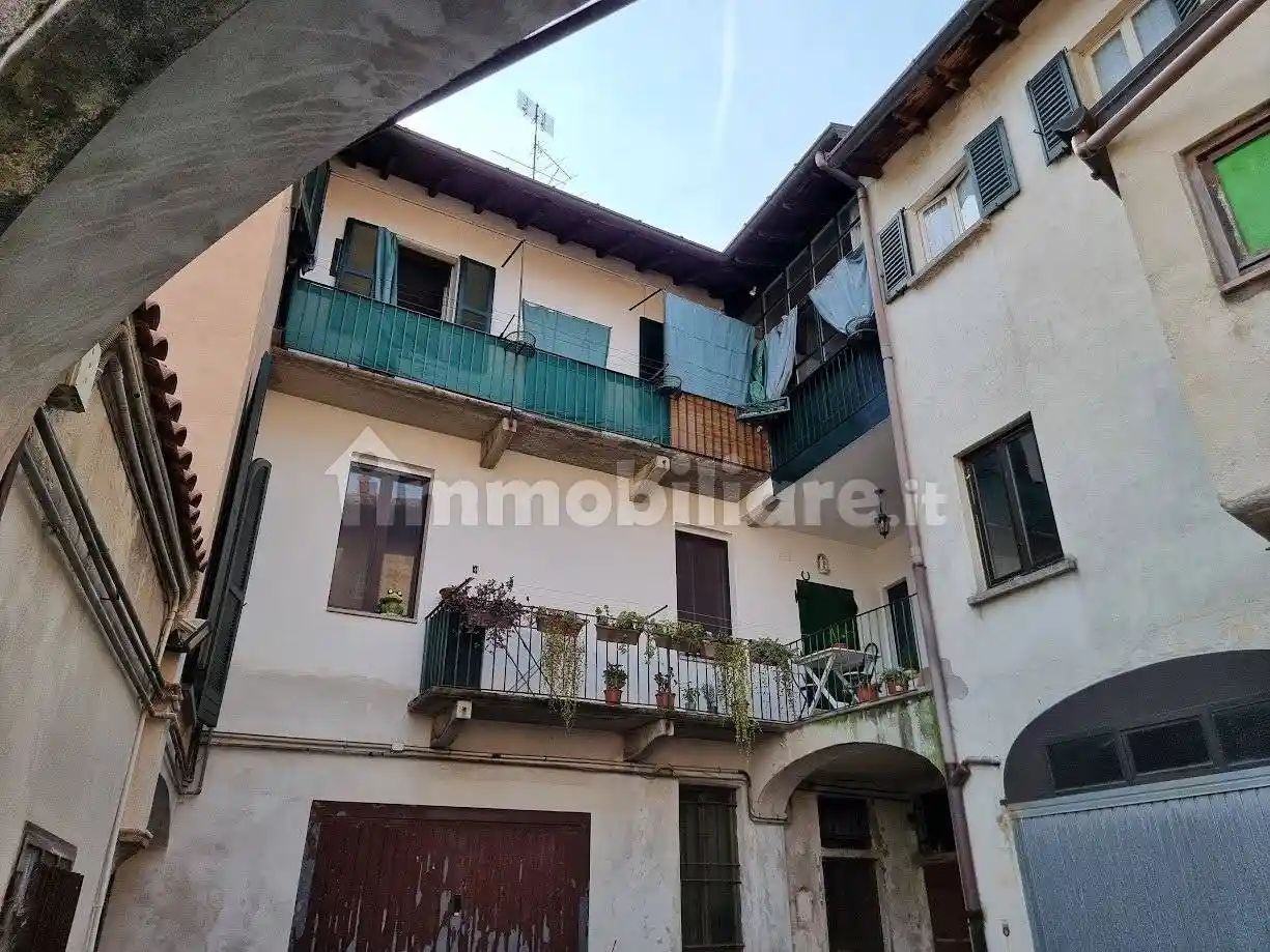 Appartamento in vendita a Caronno Varesino