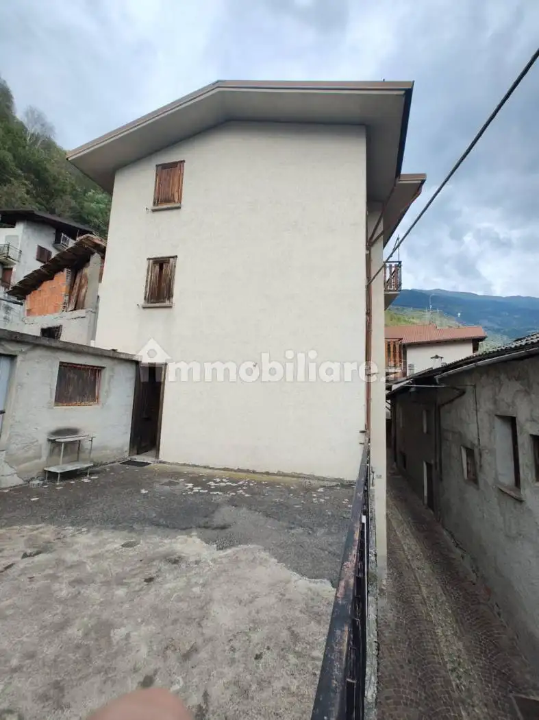 Casa indipendente in vendita a Berzo Demo