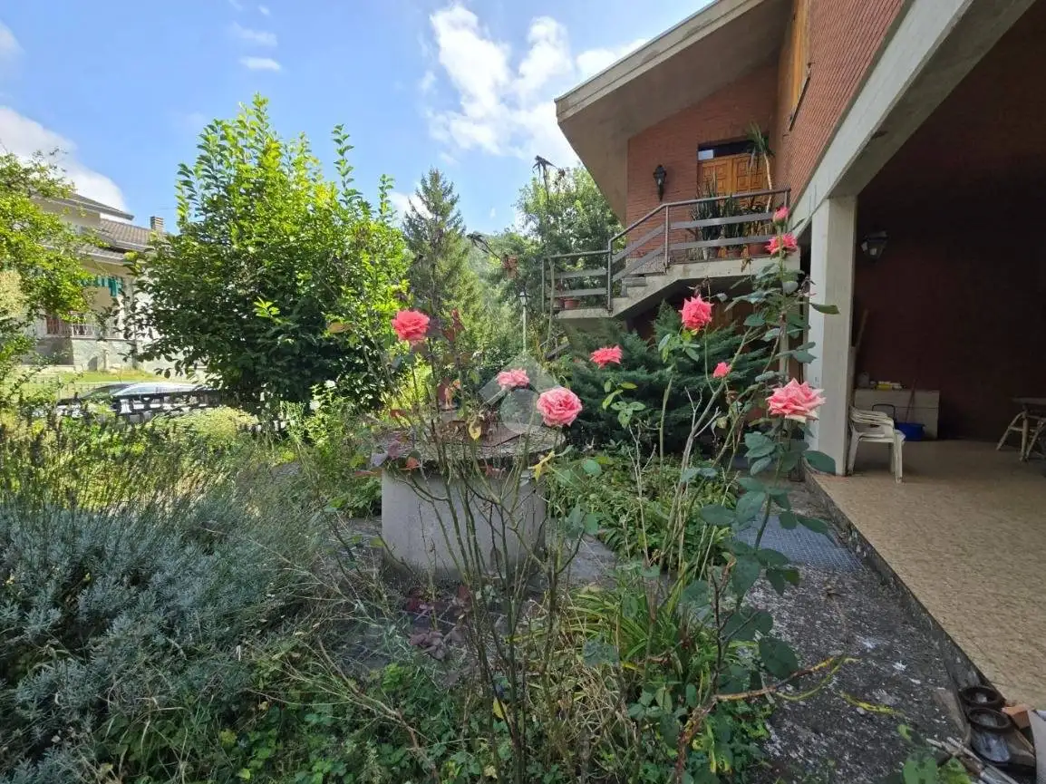 Casa indipendente in affitto a Collecchio