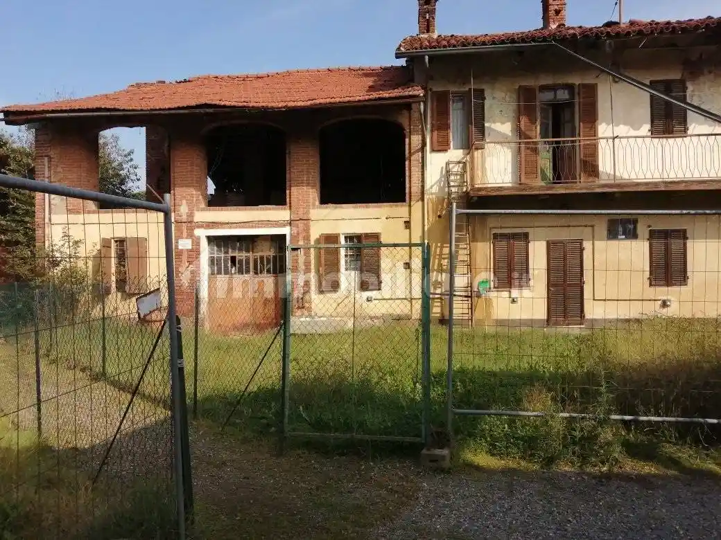 Rustico - Casale in vendita a Scalenghe
