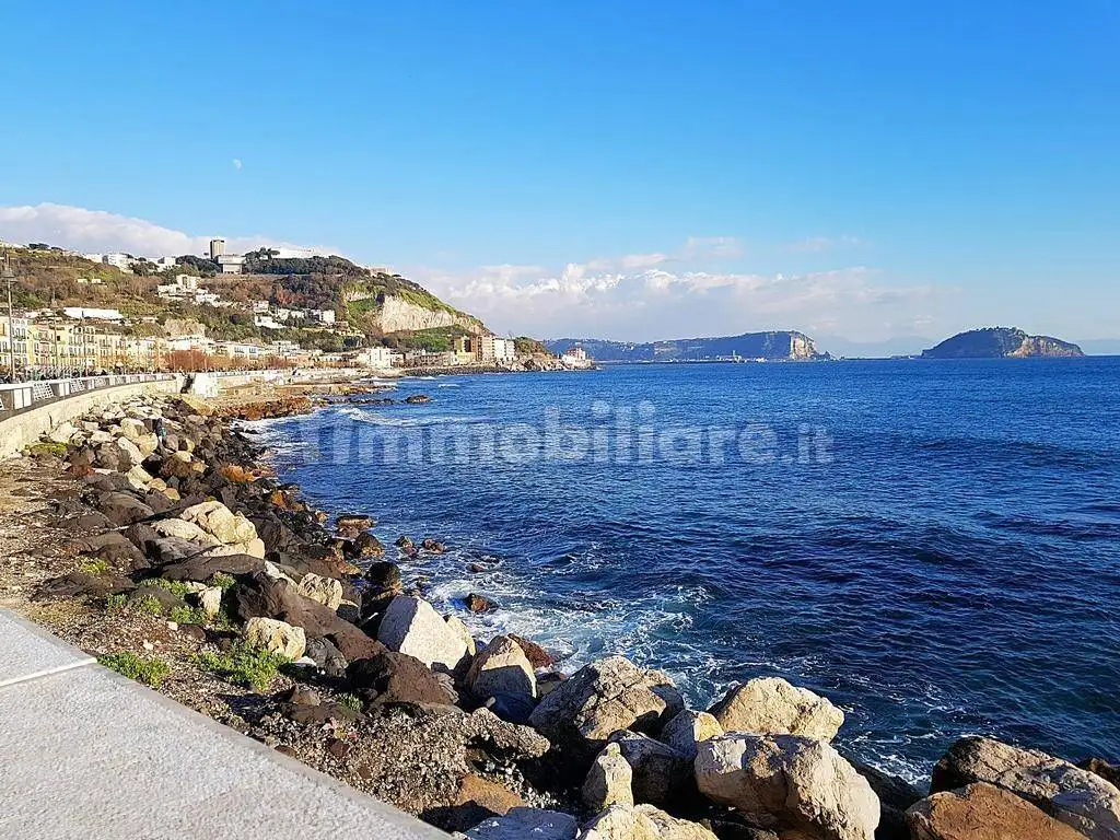 Appartamento in vendita a Pozzuoli