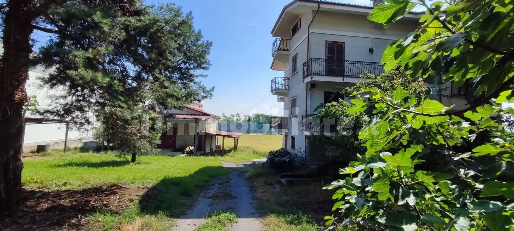 Rustico - Casale in vendita a Barge