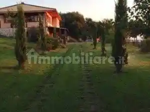 Villa in vendita a Sutri