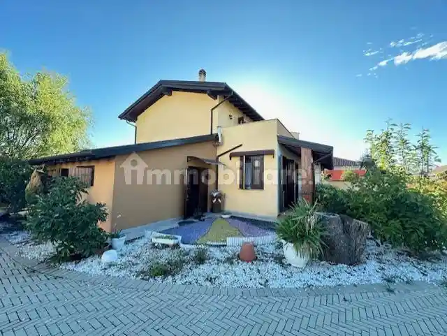 Villa in vendita a Gambolò