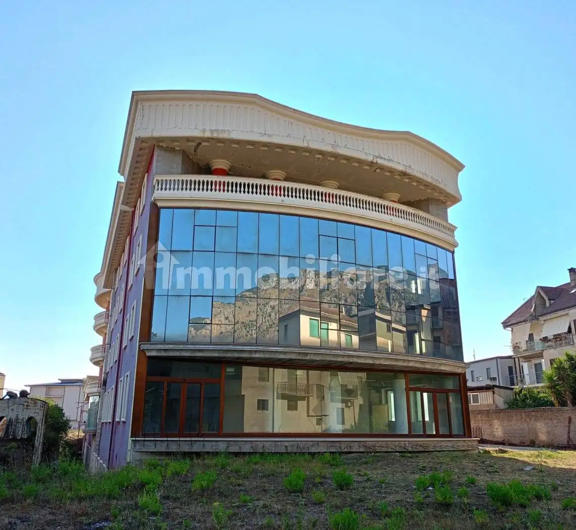 Palazzo - Edificio in vendita a Frascineto