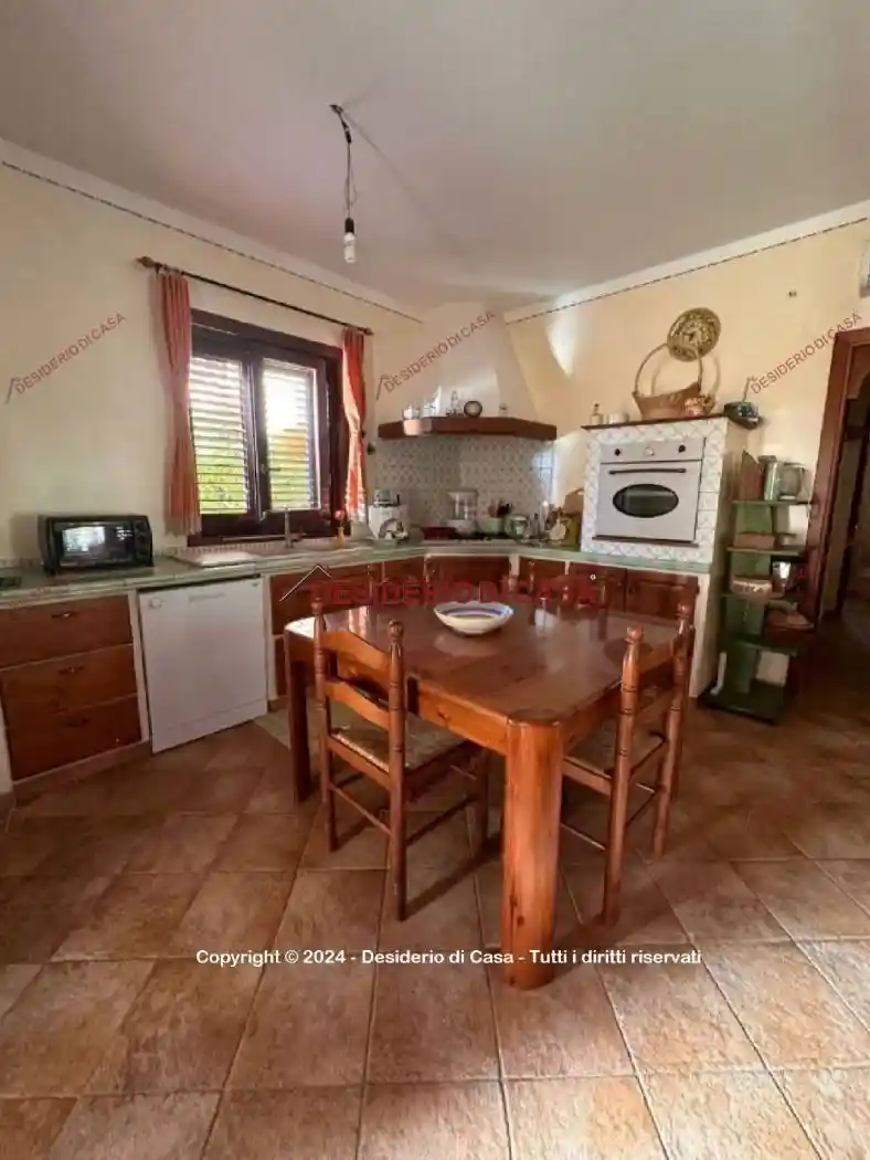 Villa in vendita a Campofelice di Roccella