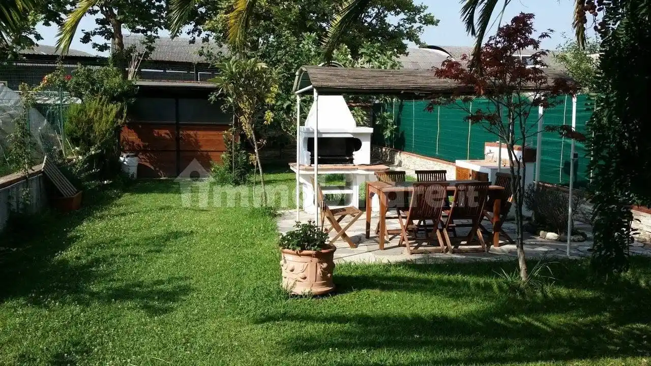 Casa indipendente in vendita a Castelnuovo Magra