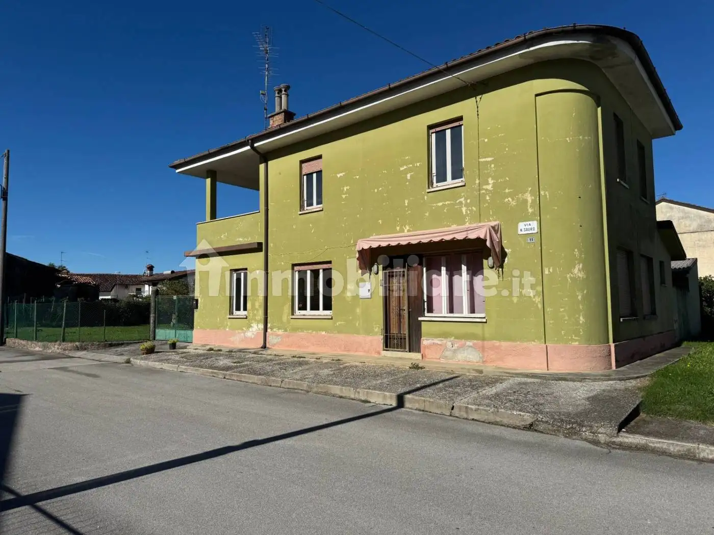 Villa in vendita a Capriva del Friuli