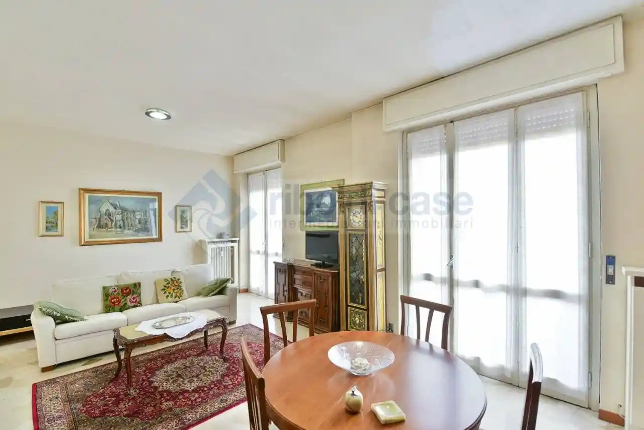 Appartamento in vendita a Seregno