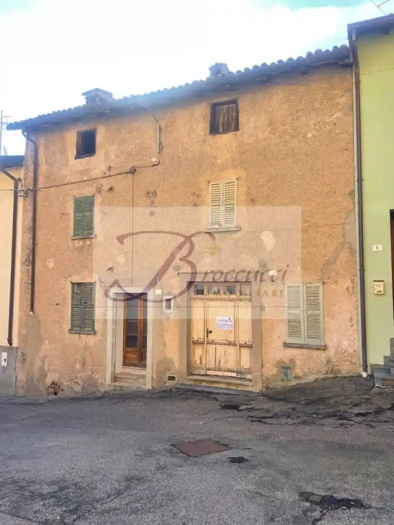 Casa indipendente in vendita a Cuasso al Monte
