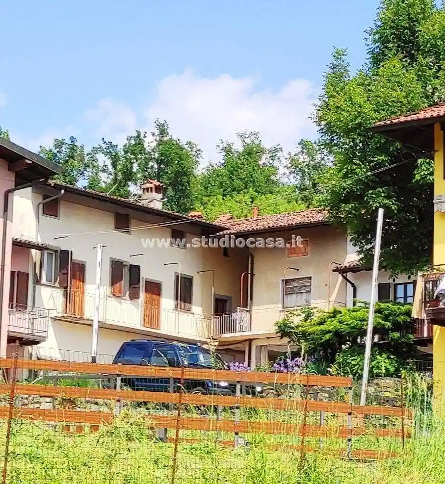 Casa indipendente in vendita a Almenno San Bartolomeo
