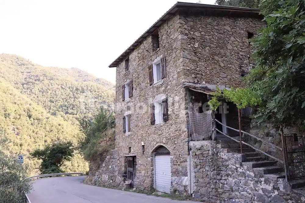 Rustico - Casale in vendita a Castel Vittorio
