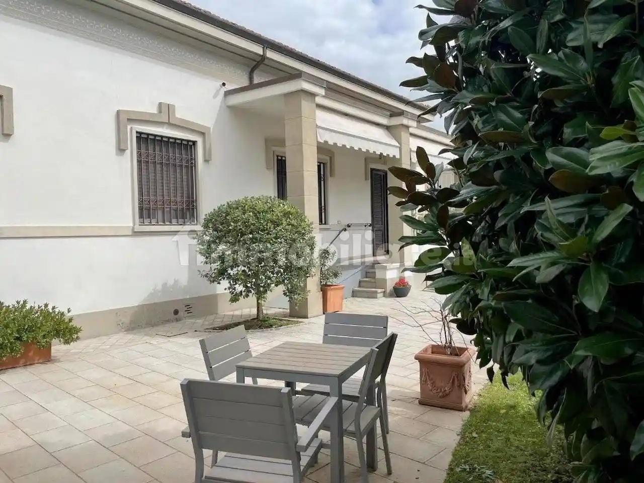 Villa in vendita a Cascina