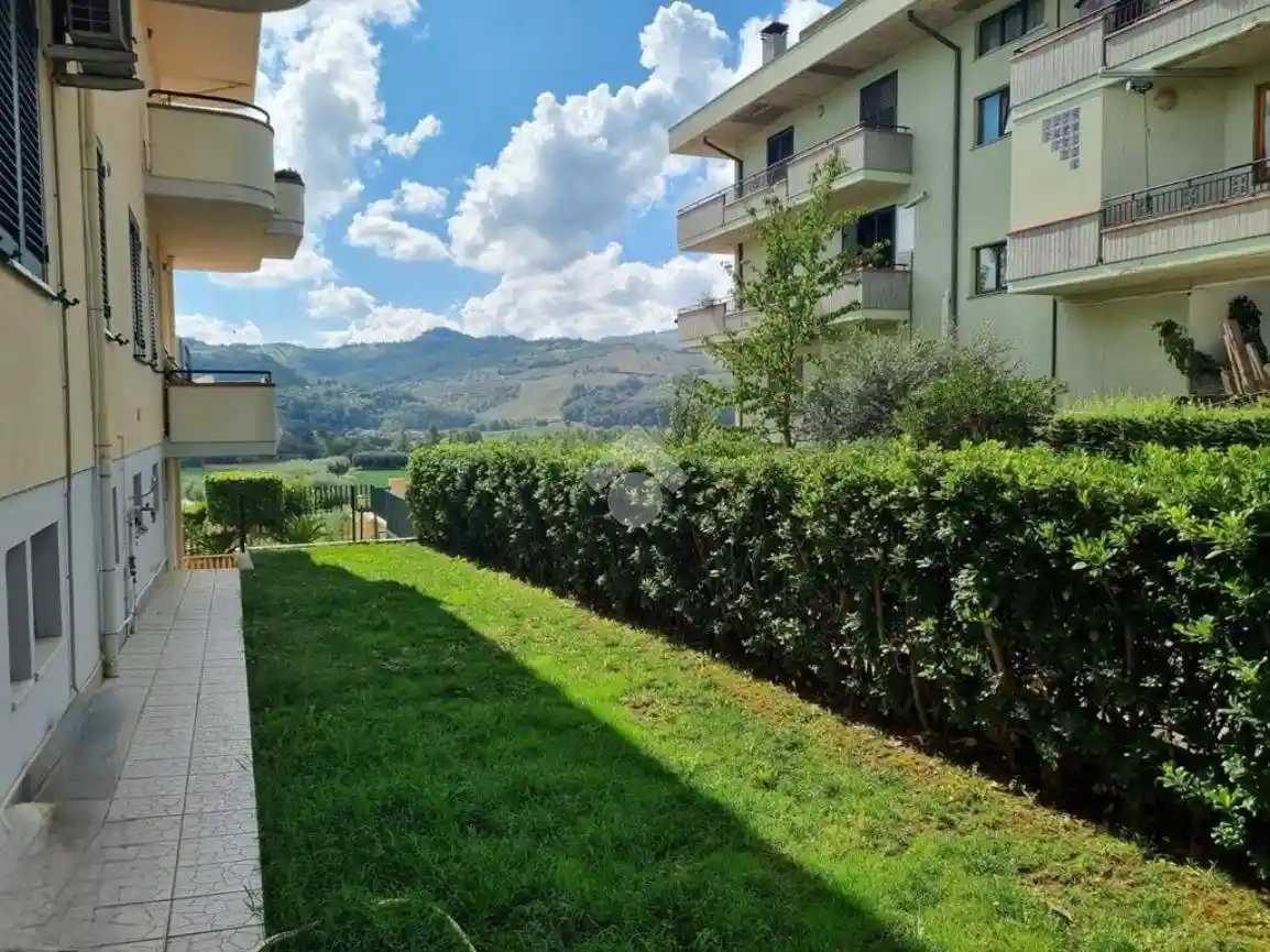 Appartamento via Nazionale 24, Castelnuovo Vomano, Castellalto - foto 2